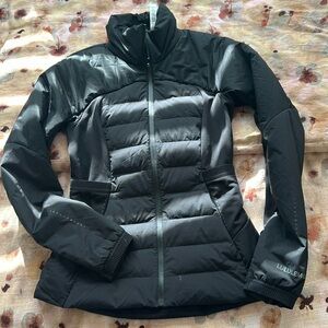 Lululemon jacket worn only 4 times